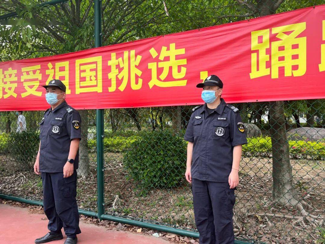 场上将士拼尽全力，全方位张扬球队精神