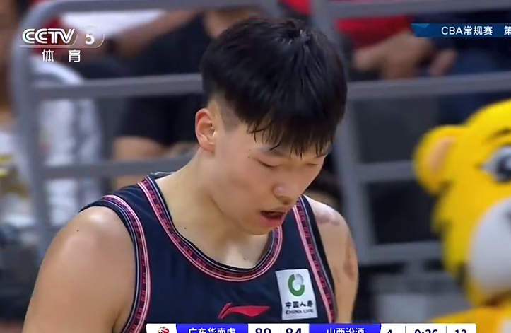 广东队在球场上实现惊艳逆转获胜