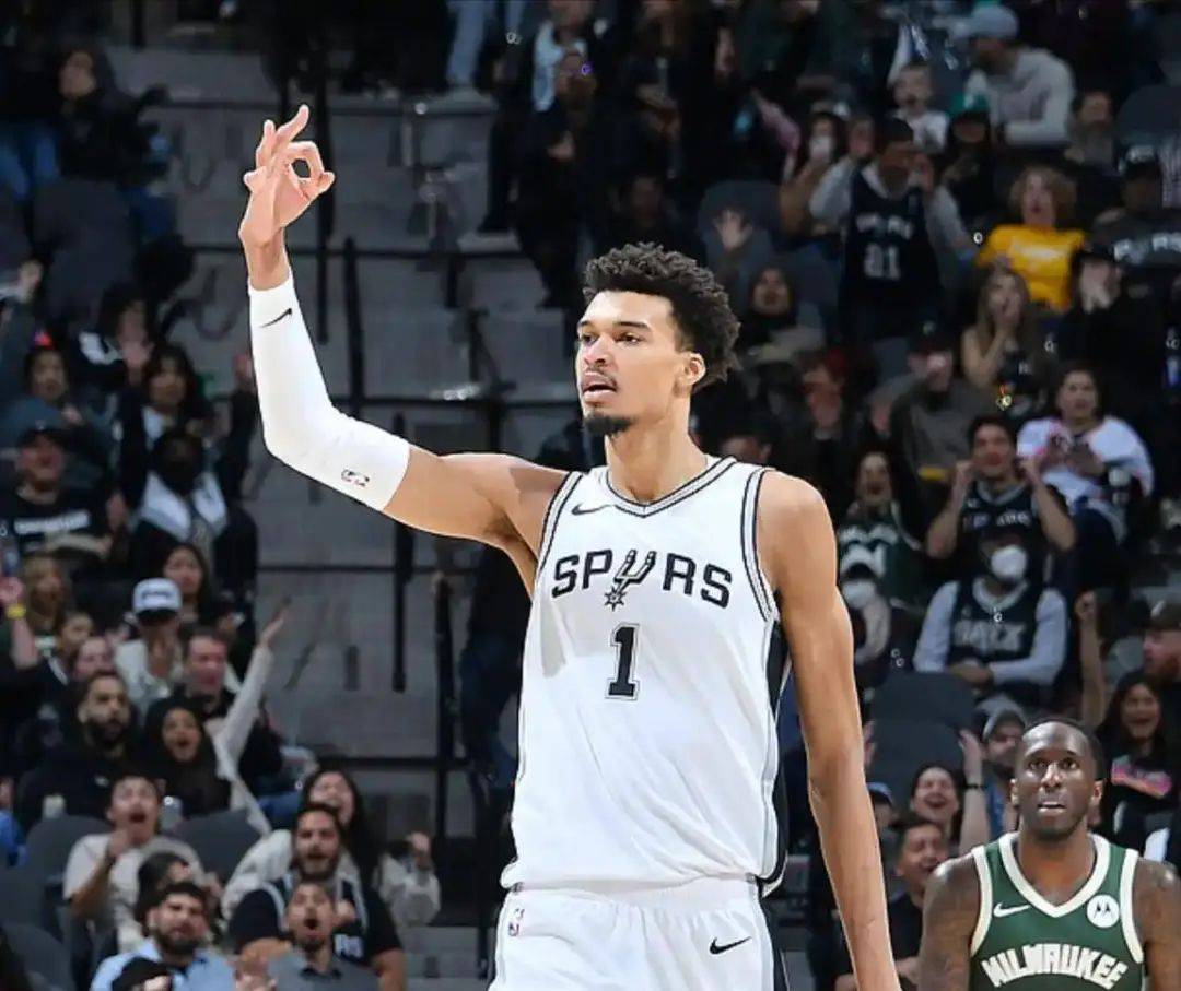 一个会开飞机的音乐家，也是NBA总决赛主教练
